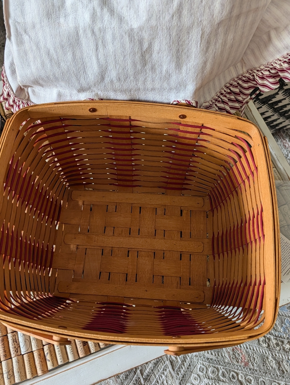 Longaberger 1993 Hostess Sweetheart Getaway Basket w/ Liner, Protector & Card - Picture 5 of 6